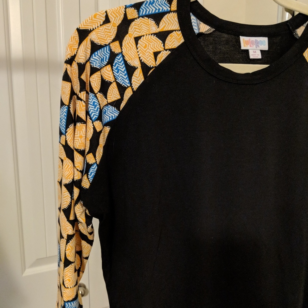 LuLaRoe Randy Tee - Picture 2 of 5